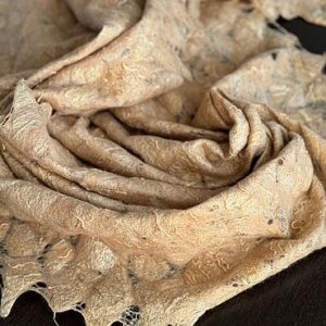 Палантин валяный из шерсти «Мягкое  золото»