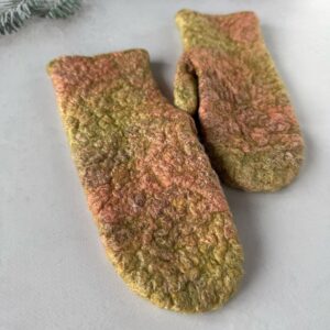 Варежки валянные из шерсти «Весна»